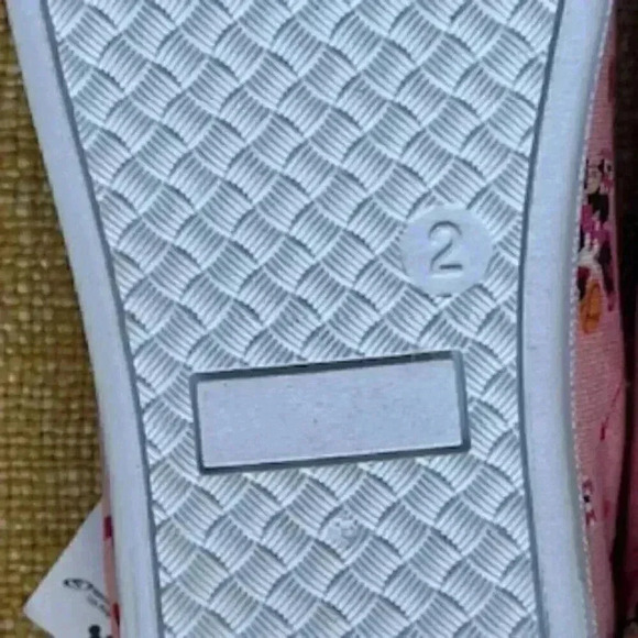 NEW Disney Minnie Mouse Pink Sneakers Slip On Shoes Girls Sz 2 NWT - Picture 11 of 11